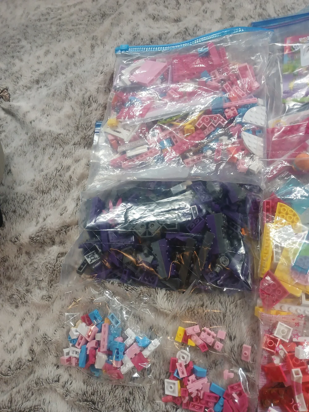 Lego MIXED LOT OF Pink Blue Yellow Green Assorted Mini Bricks.  Bin 20